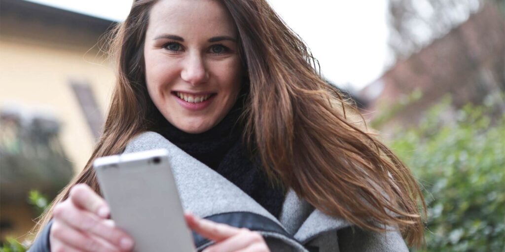 Smartphones: Year-end Review and Outlook