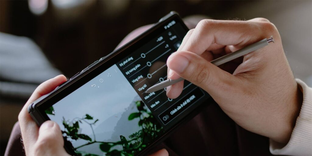 Foldable Phones: Marvel or Work-in-Progress?
