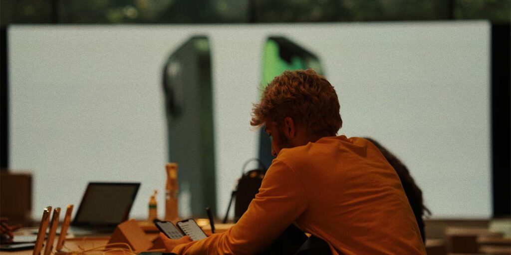 INDIA MOBILE HANDSET MARKET TOUCHES A HISTORIC HIGH IN 4Q 2017