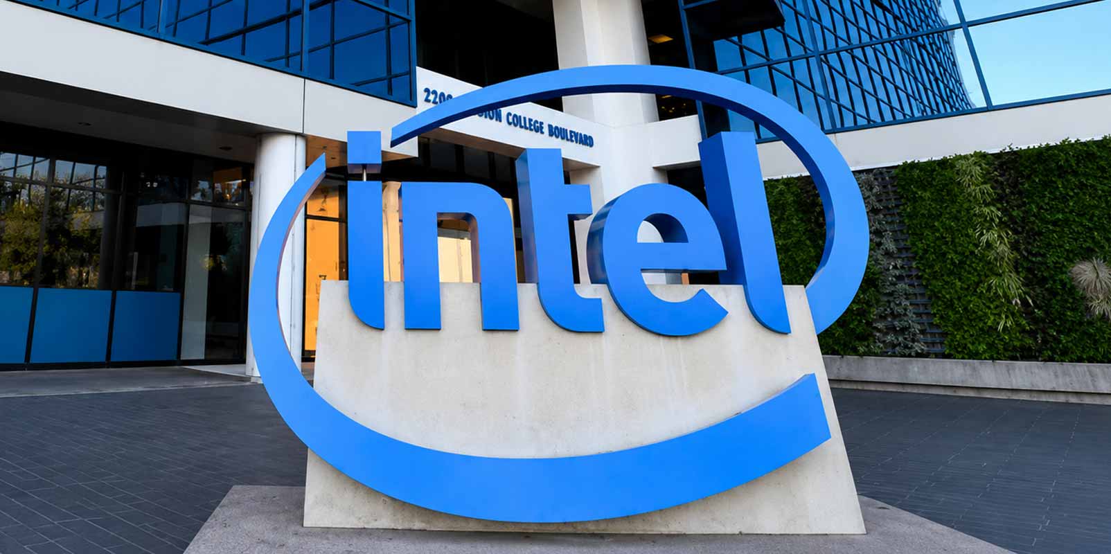 Intel needs a touch of ‘smartness’ to stay in the race in consumer device markets