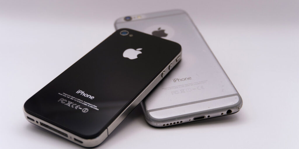 iPhone 5s and 5c: Apple competing on price, not innovation