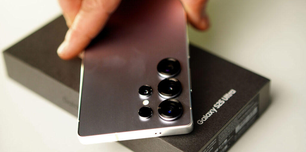 Samsung Galaxy Round arrives; takes the war for innovation and smartphones market dominance to a new level