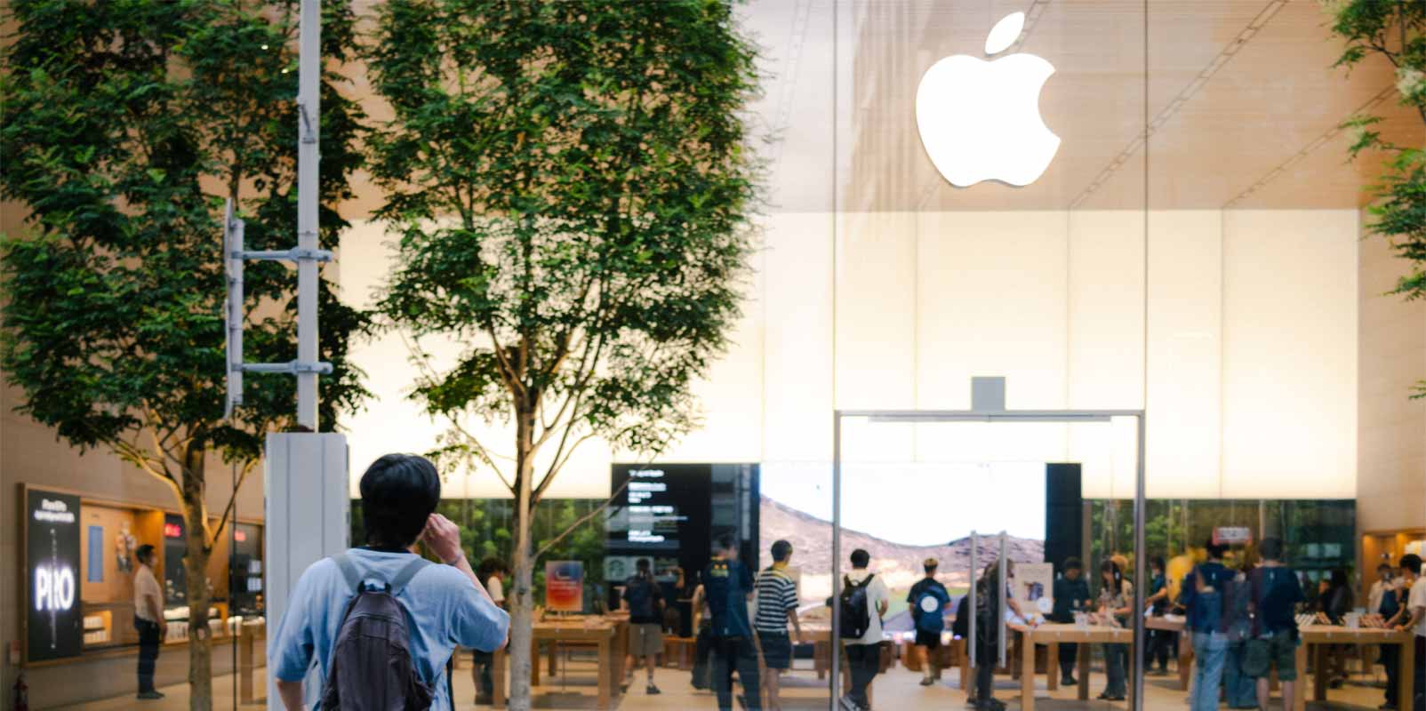 From ‘Siddhivinayak’ to ‘Mannat’: Tim Cook Hit the Right Note in India!