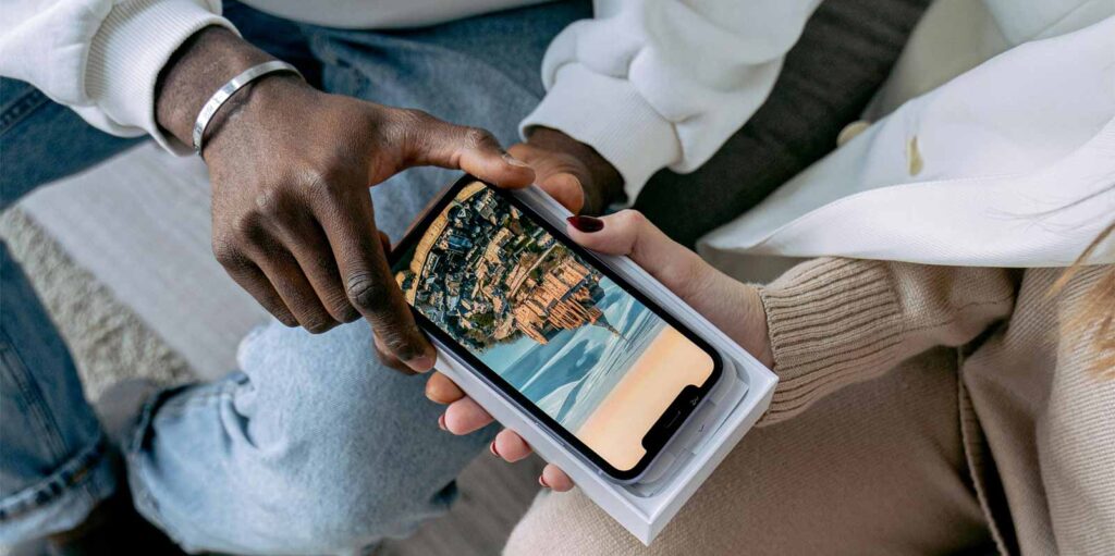 India’s value conscious consumers prioritize overall service in their smartphone purchase decisions, reveals CMR study