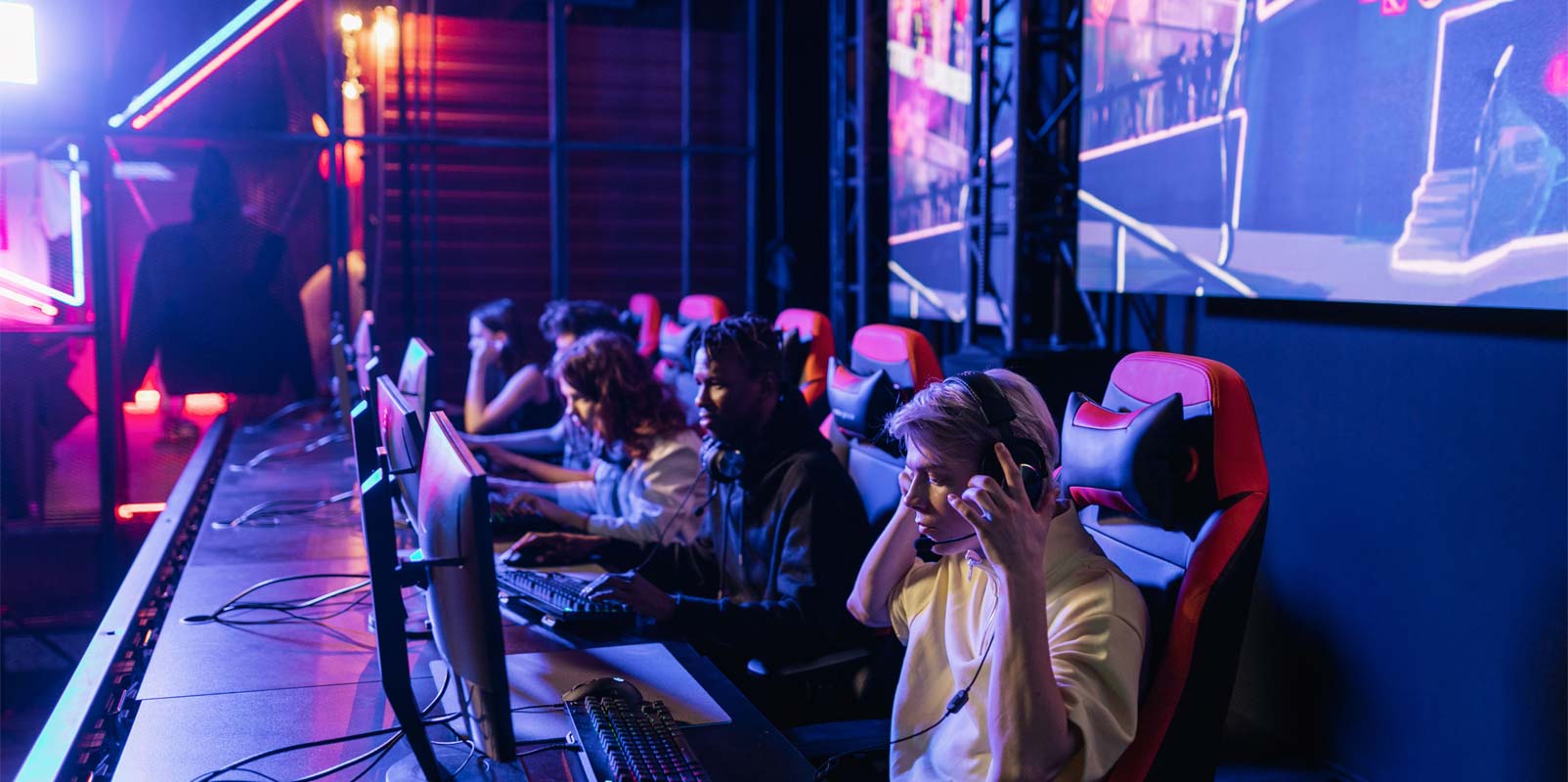 What are the Key Growth Factors Missing in the Indian Esports Segment?