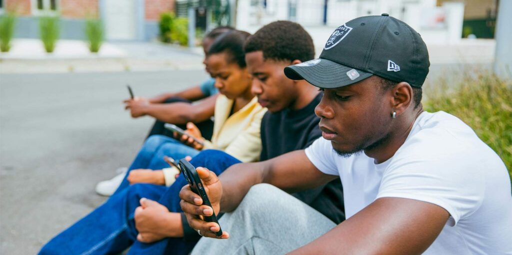 Indian smartphone landscape poised for a dramatic shift with surging 5G demand; iQOO and LAVA challenging established brands, says CMR