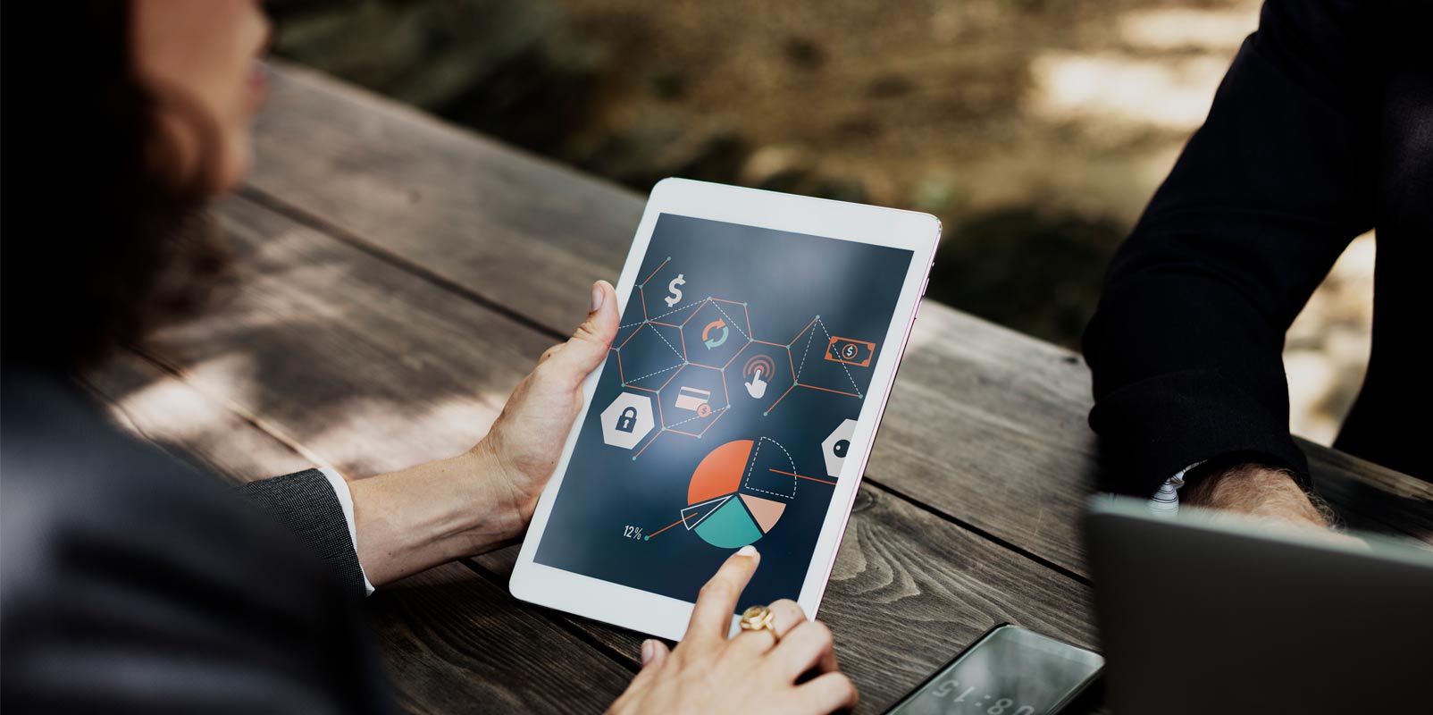 India Tablet Market Rebounds 33% QoQ in Q3 2025, Premium and 5G Drive Growth, Says CMR